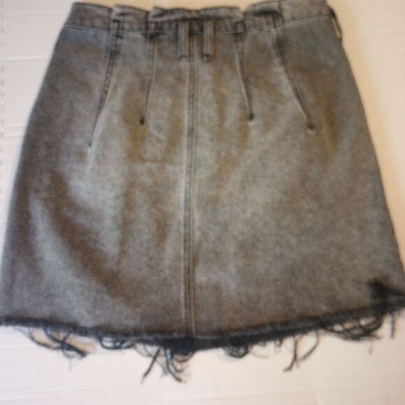 Free people button fly denim skirt with pleated waist band and raw fri… - Picture 3 of 9